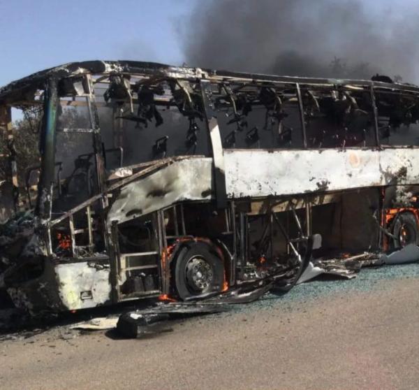 نجونا من فاجعة .. ألسنة النيران تلتهم حافلة ركاب بشكل كامل بضواحي تاوريرت (صور)