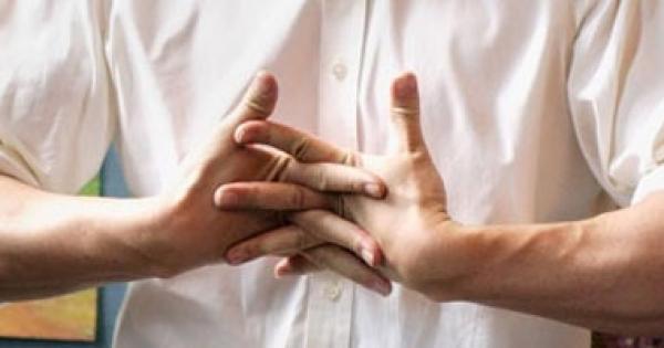 حقائق أخطار فرقعة الأصابع خطر جدا