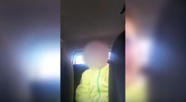 بالفيديو: مع أو ضد...أب "فقص" ابنته الصغيرة وأبكاها عمدا بالإساءة إلى أمها