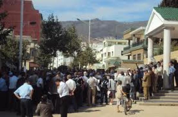 وزارة التربية الوطنية تقرر وقف علاقاتها التواصلية مع جمعية مديري الابتدائي، والمديرون يهددون بالعودة