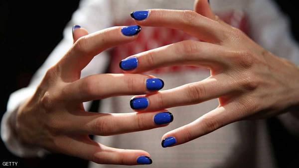 تحذير علمي.. أظافر السيدات في خطر