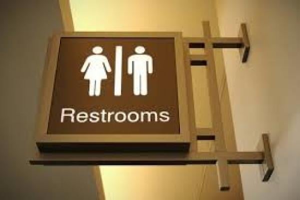 الدراسات اكّدت: الثلج في المطاعم أقذر من مياه المرحاض