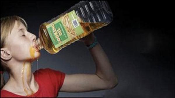 تناول كيس شيبس كبير يعادل شرب زجاجة زيت