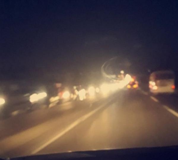 انقطاع شبه تام في حركة المرور بين تطوان وطنجة منذ أزيد من ساعة وهذا هو السبب