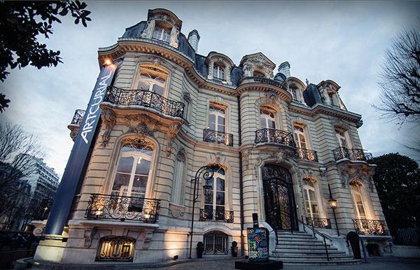 إجراء عملية بيع بالمزاد العلني بالتزامن في مراكش وباريس لمجموعة أعمال فنانين مرموقين