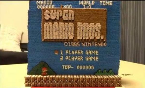 بالفيديو: يعبر عن حبه لـ"ماريو" عبر 14 ألف عود أسنان