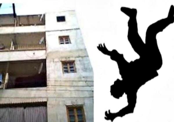 و يستمر مسلسل الانتحارات : عشريني يلقي بنفسه من الطابق الخامس بتمارة