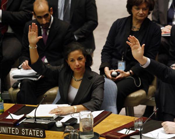 مجلس الأمن يحيل القذافي للجنائية  