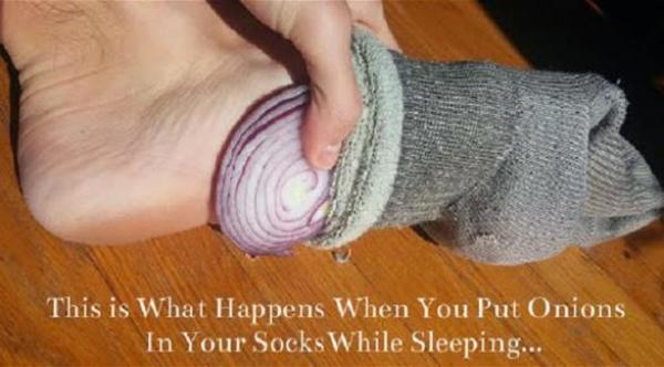 ماذا يحدث إن وضعت بصلة على باطن قدمك أثناء النوم؟