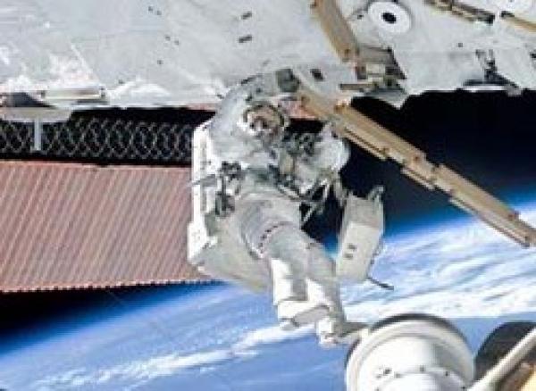 أول ياباني في الفضاء.. لا يملك مسكنا على الأرض!