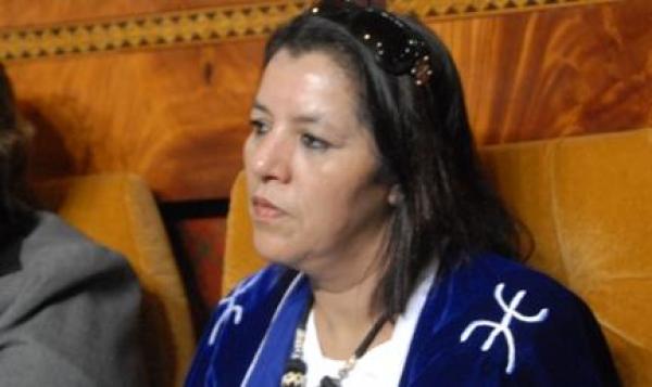 النائبة البرلمانية فاطمة تباعمرانت ترفض التصويت على رئيس مجلس النواب باللغة العربية