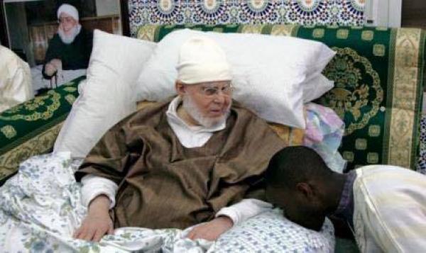 نقل شيخ البودشيشيين إلى المستعجلات بعد تدهور حالته الصحية