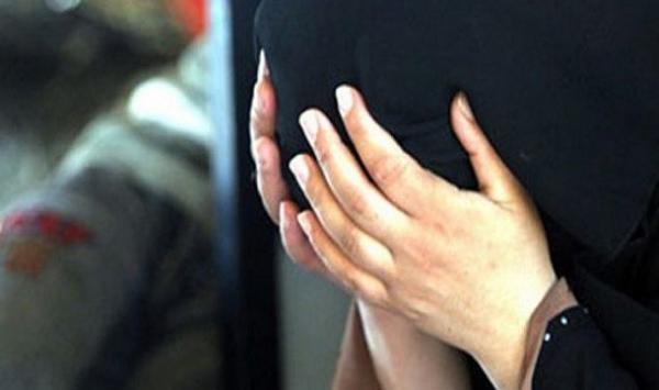 مهاجر مغربي "مسخوط" يضرب والدته بقنينة ويرسلها إلى المستشفى دفاعا عن زوجته