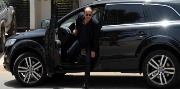 سكوب: رجال الحموشي يحررون مخالفة سير لـ "فؤاد عالي الهمة" وهكذا كان رد فعله