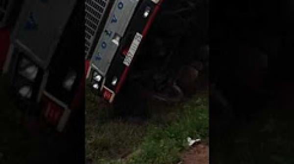 السرعة تتسبب في انقلاب شاحنة بالطريق السيار  بالدار البيضاء