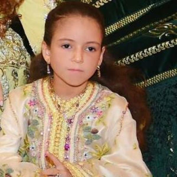 اطلالة الاميرة للا خديجة من داخل قطار بدون بروتوكول تثير اعجاب المغاربة