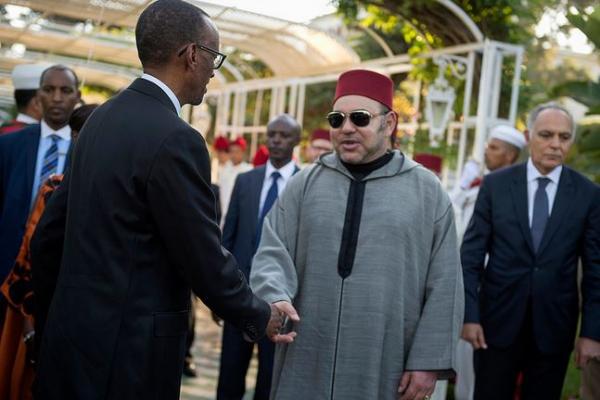 العاهل المغربي يصل إلى زامبيا في زيارة رسمية و هذا هو الوفد المرافق له