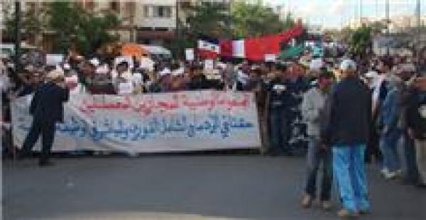 معطلون يتحدون منع السلطات ويقررون الاحتجاج في الشارع العام