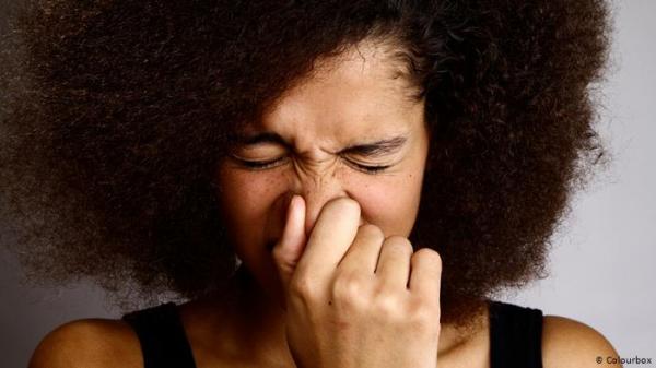 حقيقة مجهولة .. التحديق في الشمس يدفع البعض للعطاس