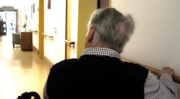 عاملة رعاية في إيطاليا متهمة بتسميم رجل مسن بسائل تبريد المحركات