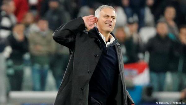 هل تعمد مورينيو افتعال المشاكل لمغادرة مانشستر؟