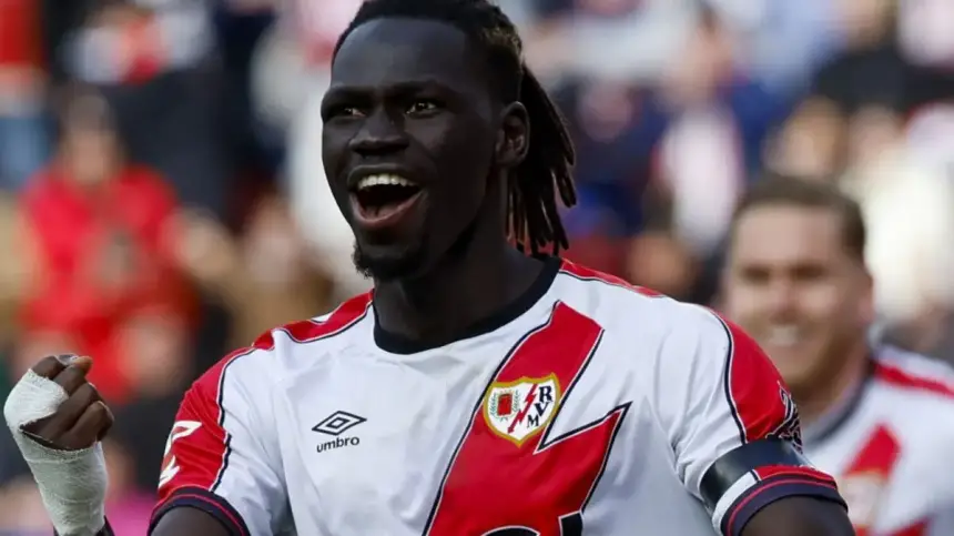 رايو فاييكانو "يتجاهل" تكريم لاعبه السنغالي باتي سيس