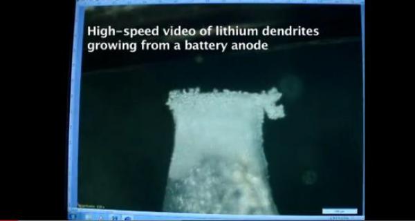 بطاريات ذكية تُنبه المستخدم قبل انفجارها بفترة