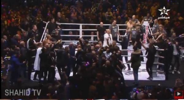 دخول بدر هاري و جماهير مغربية تصعد الى الحلبة