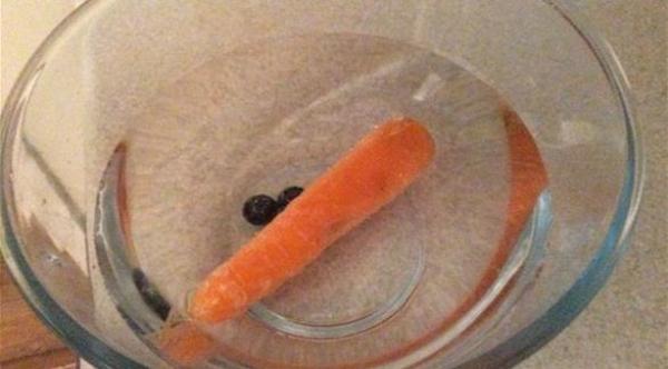 رجل ثلج تعرض للذوبان معروض للبيع على "إي باي"