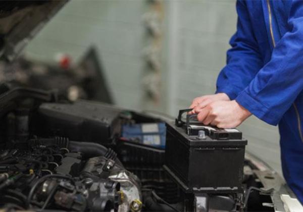 احذر.. هذا ما يقتل بطارية السيارة