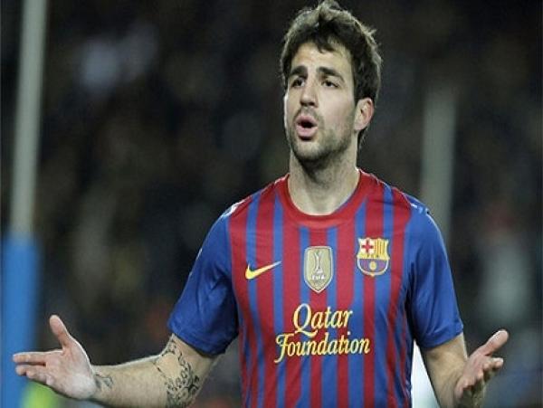 بعد خيانة آرسنال.. فابريغاس يسعى لخيانة برشلونة بالانتقال لريال مدريد