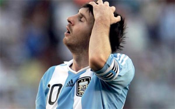 مارتينو : ميسي يتأثر كثيرا بمشاكله الشخصية