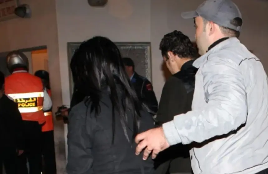 بعد أسبوعين من إدانته بالتحرش.. "خيانة زوجية" تعيد ثلاثينياً إلى قبضة الأمن ببن جرير