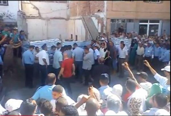تطوان : إعادة تشخيص جريمة قتل بحي الطويلع  وسط احتجاج الحاضرين