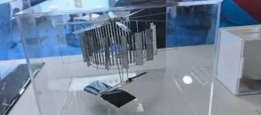 الصين تكشف عن طائرة مسيرة خفيفة الوزن بحجم راحة اليد