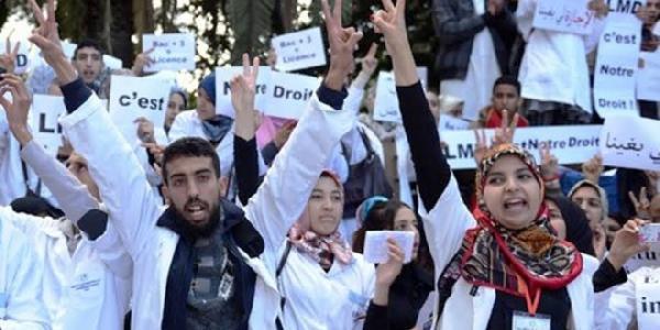 الطلبة الأطباء يحتفلون ب"النصر" ويتعهدون بمواصلة النضال