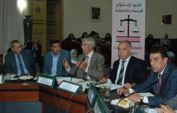 خلاف بين الوفا و الداودي  ‬بخصوص معادلة الشواهد