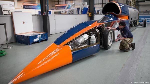 باحثون يستعدون لاختبار أسرع سيارة في العالم!