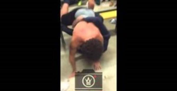 بالفيديو.. خناقة شرسة بين شابين في صالة "جيم"