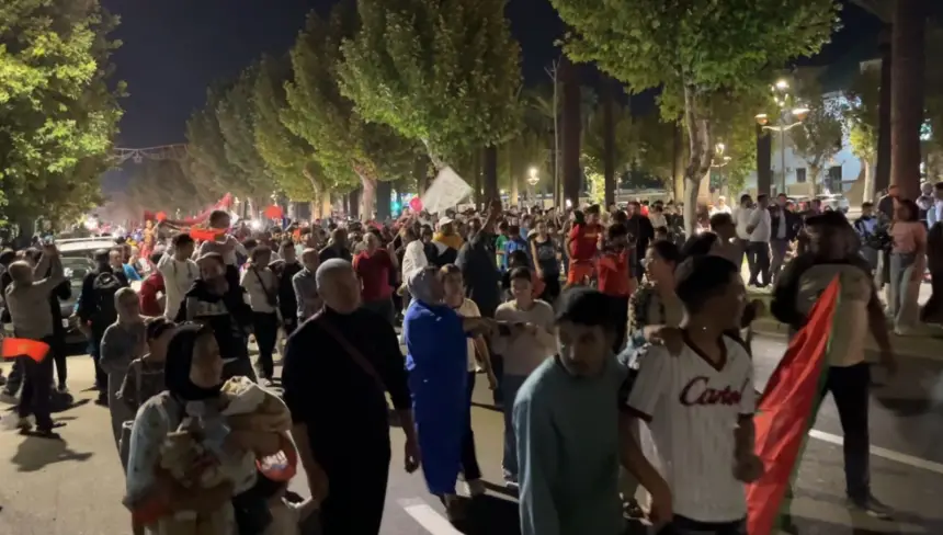 احتفالات شعبية بفاس بعد تصويت مجلس الأمن لصالح مقترح الحكم الذاتي بالأقاليم الصحراوية المغربية