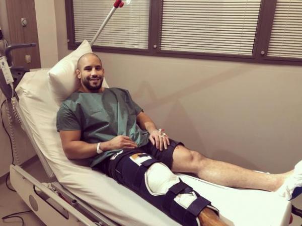 "أبو زعيتر" يجري عملية جراحية في باريس