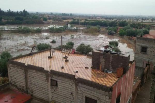 كارثة حقيقية...السيول الجارفة تعزل سكان واحة "سيدي ابرهيم" ضواحي مراكش والسلطات في سبات عميق