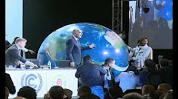 أجواء افتتاح "كوب22" ولحظة تسلم المغرب رسميا رئاسة المؤتمر