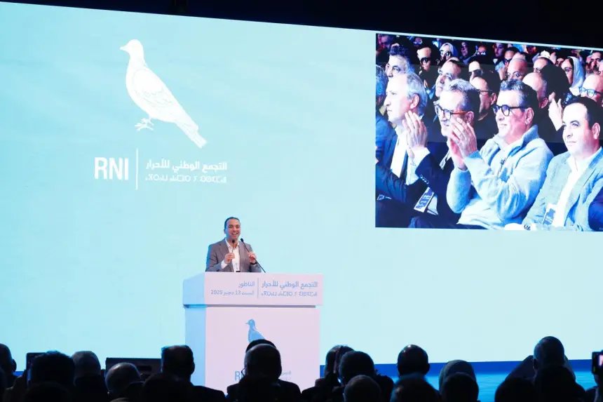 السعدي يرد على بنكيران: تيفيناغ خيار وطني سيادي والعبث بالهوية لا يخدم المغاربة