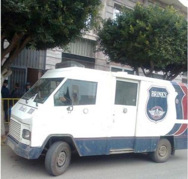 القنصلية الاسبانية متورطة في تهريب العملة المغربية الى اسبانيا في واضحة النهار..!!