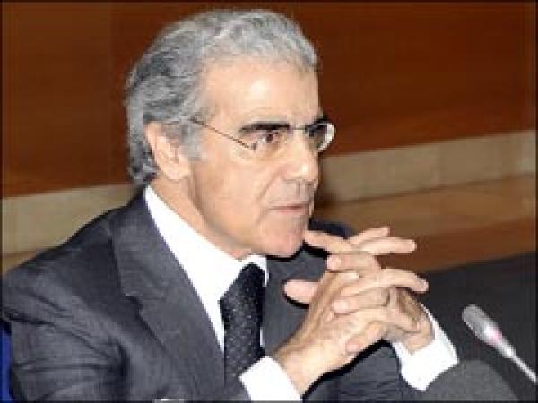 والي بنك المغرب يحذر الحكومة من العواقب المالية للزيادة في الأجور
