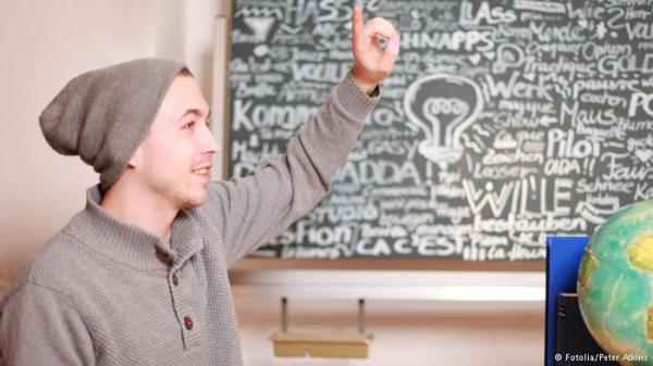 مع كل لغة جديدة تكتسب وجها آخر وربما أخلاقا مختلفة