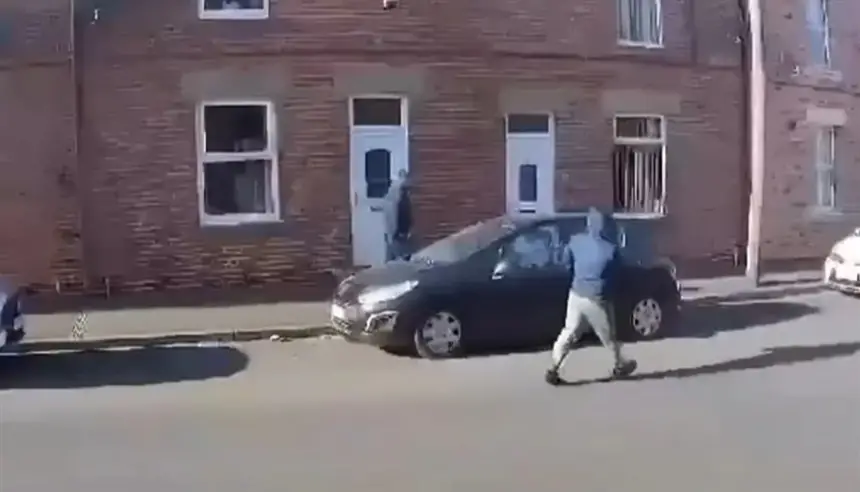 مقتل رجل ستيني بإطلاق نار من نافذة منزله يهز شمال إنجلترا