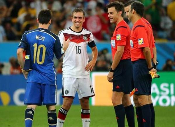 لام ملمحاً عن ميسي: القوة للجماعة وليس للفرد