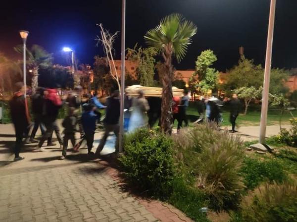 سابقة... إعادة ميت على نعش من المقبرة إلى منزله بسبب رفض الترخيص له من طرف السلطات